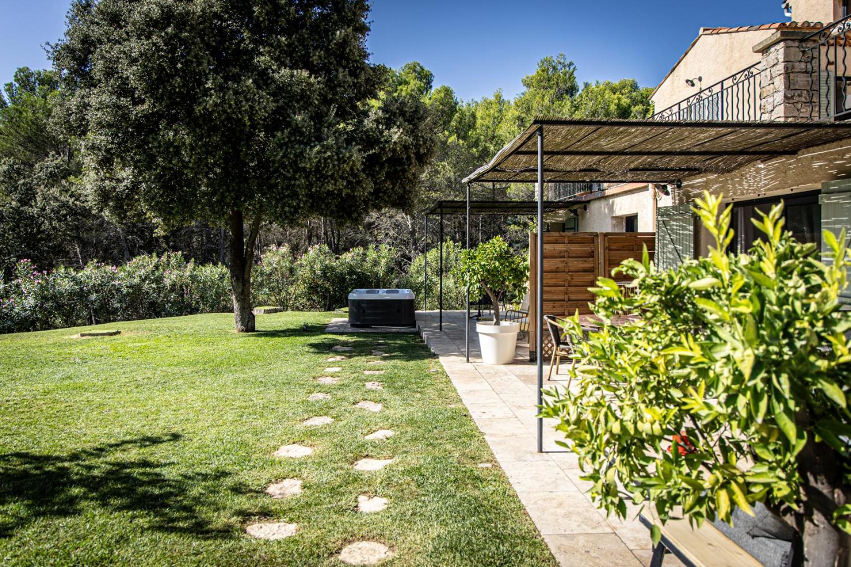 Mas Lou Felibrige Bed & Breakfast Venelles Dış mekan fotoğraf